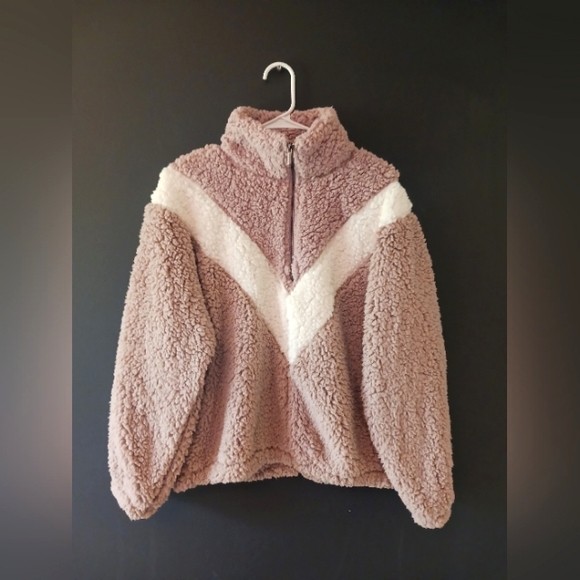 Nine West Sweaters - NINE WEST MEDIUM WOMEN'S PINK AND WHITE FUZZY SWEATER 💗